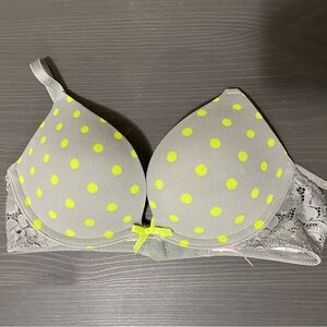 NWOT - xhilaration plunge pushup 32A